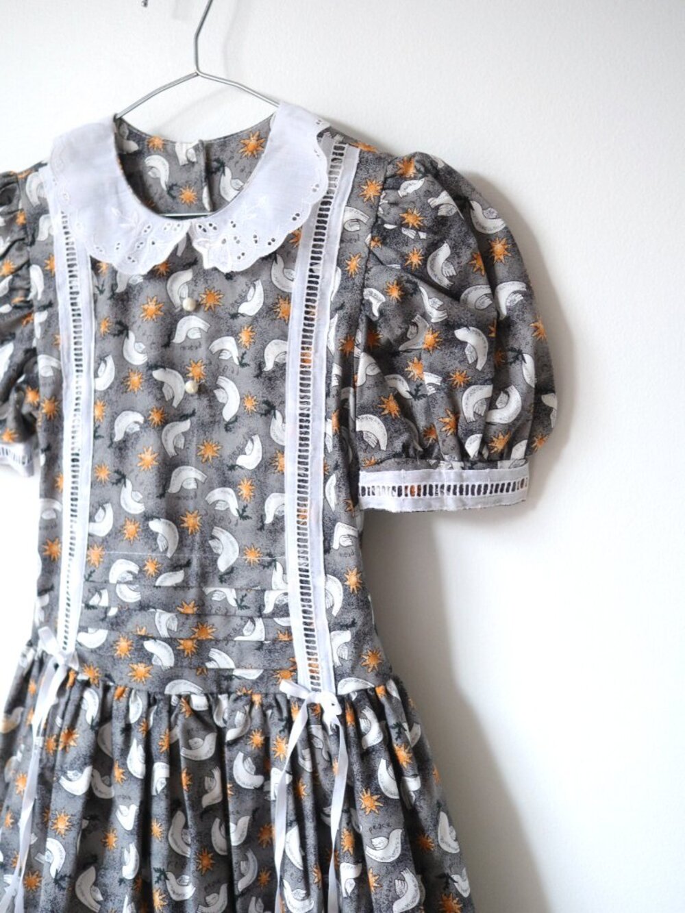 Vintage "Peace" Dove Bird Print Cotton Dress / 6-8Y